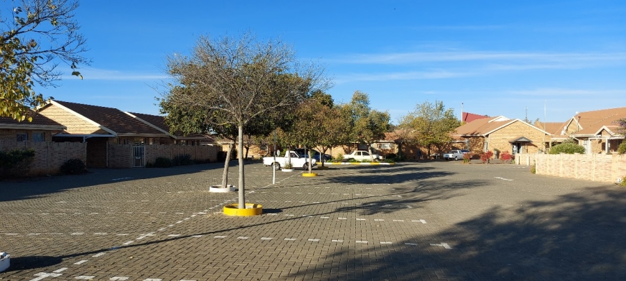 1 Bedroom Property for Sale in Uitsig Free State